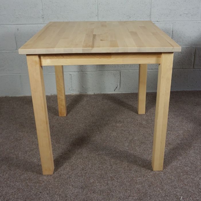A pair of modern pine square topped occasional tables - Image 2 of 4