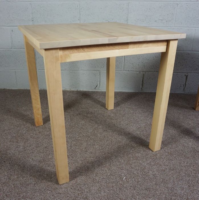 A pair of modern pine square topped occasional tables - Image 3 of 4
