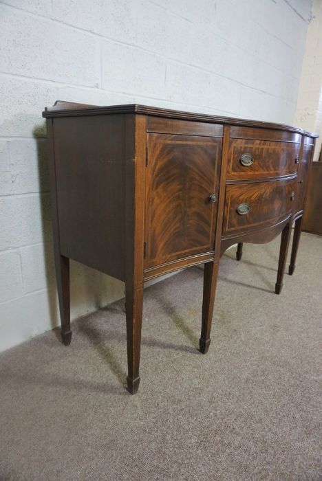 A George III style mahogany sideboard, reproduction, 20th century, with two drawers, flanked by - Image 4 of 4