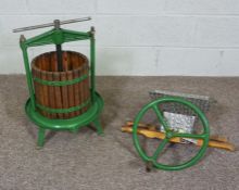 A Salina 20 litre apple press, made in Hungary and imported by Vigo, 60 cm high with Crusher (2)