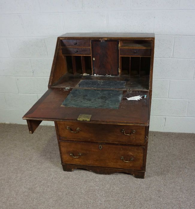A small George III style mahogany bureau, late 19th century,  with fall front and fitted interior - Image 3 of 9