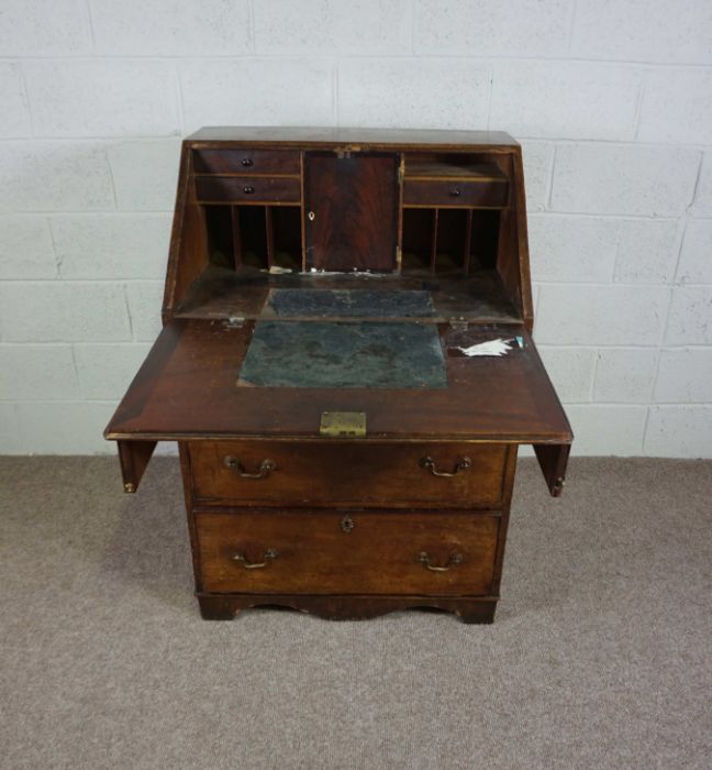 A small George III style mahogany bureau, late 19th century,  with fall front and fitted interior - Image 4 of 9