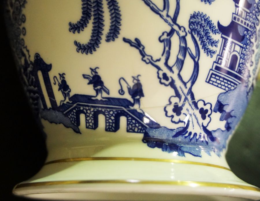 A pair of Japanese Noritake vases, decorated with figures, 17cm high, together with a blue and white - Image 17 of 19