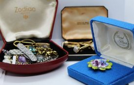 Quantity of costume jewellery, including a Royal Albert china flower brooch, a silver chain,