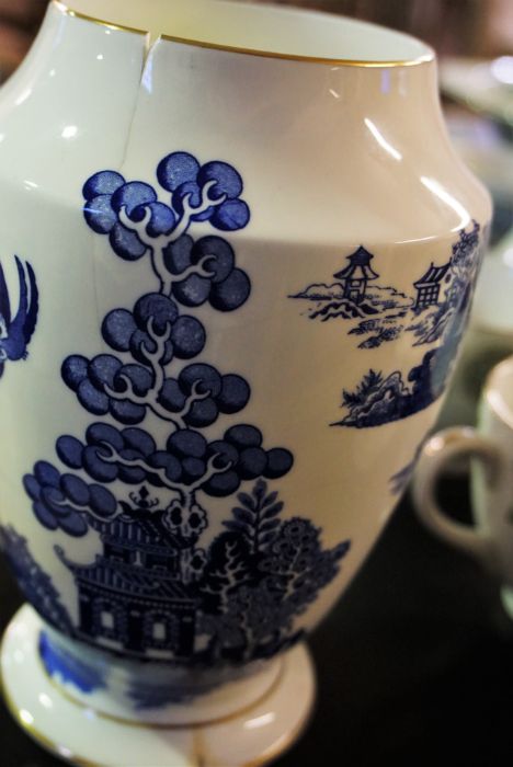 A pair of Japanese Noritake vases, decorated with figures, 17cm high, together with a blue and white - Image 15 of 19