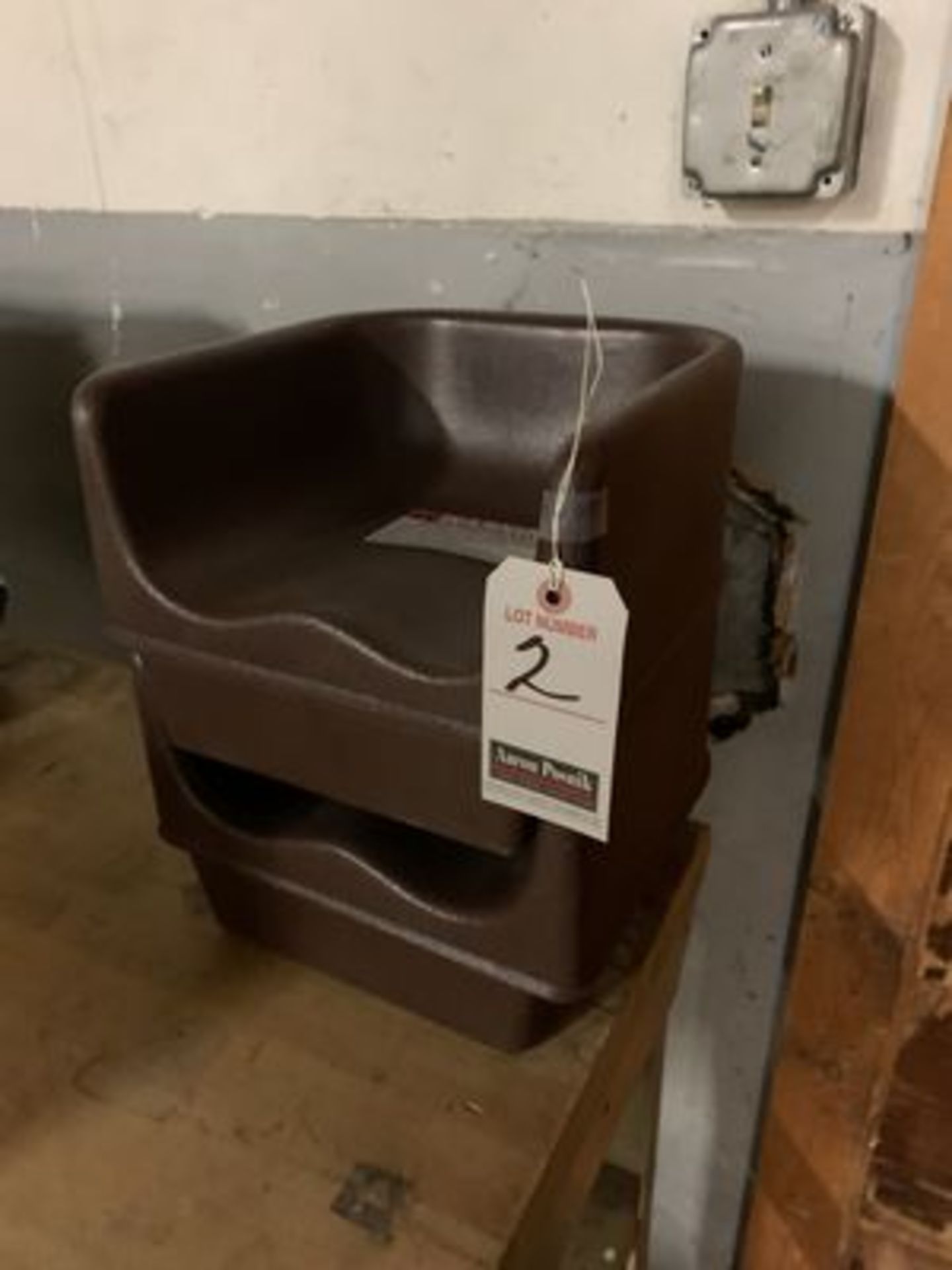 PLASTIC BOOSTER SEATS