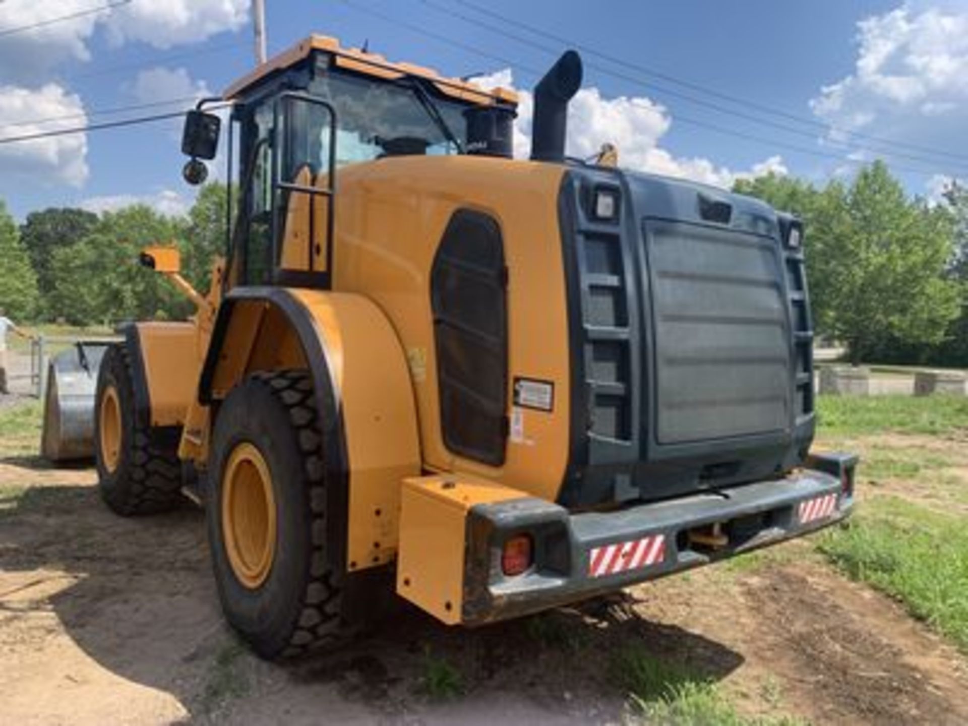 2016 HYUNDAI HL955 WHEEL LOADER, DIESEL, 4WD, ENCLOSED CAB, HEAT, A/C, TRIANGLE 20.5R25 TIRES - Image 4 of 4