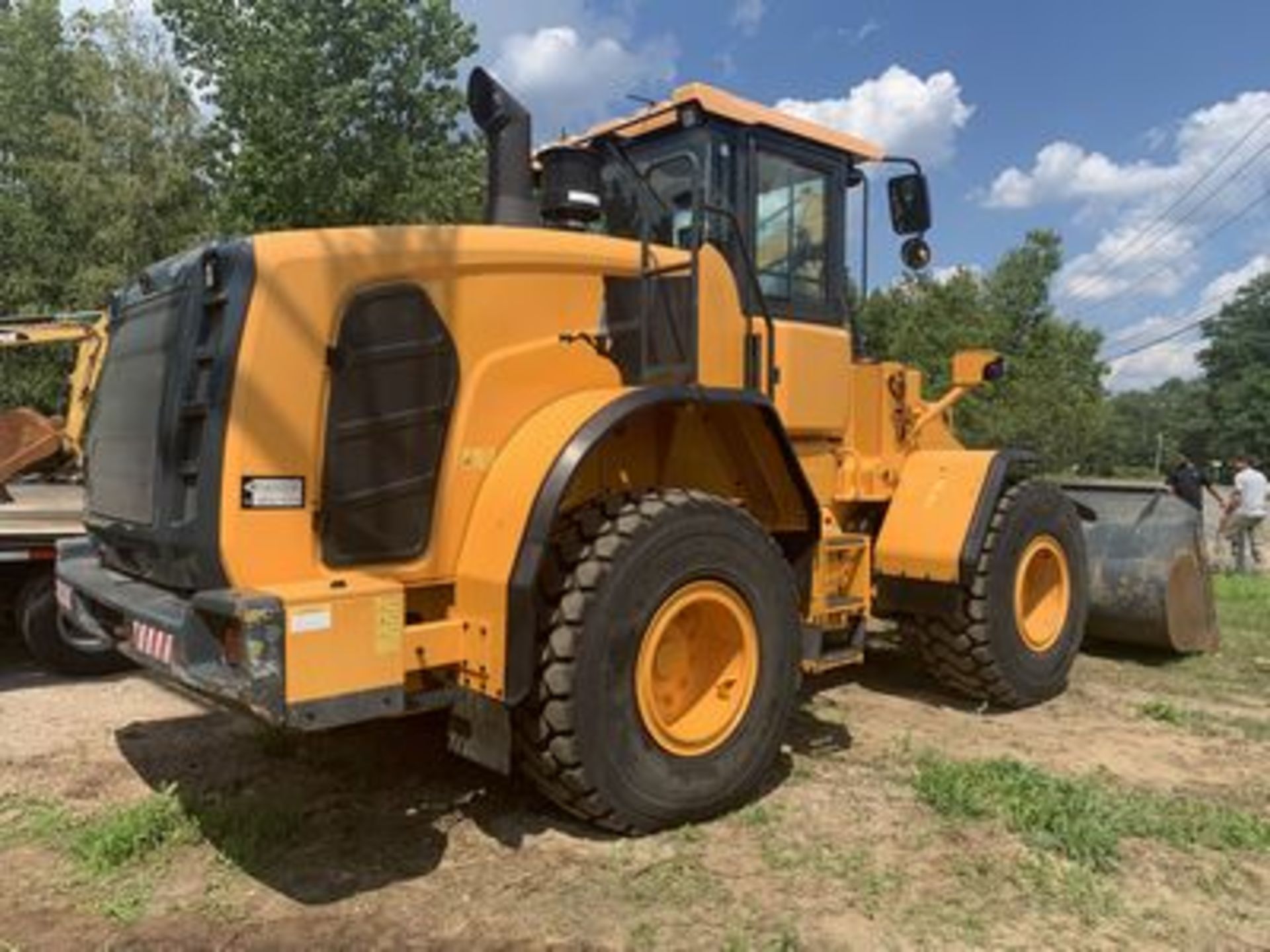 2016 HYUNDAI HL955 WHEEL LOADER, DIESEL, 4WD, ENCLOSED CAB, HEAT, A/C, TRIANGLE 20.5R25 TIRES - Image 2 of 4