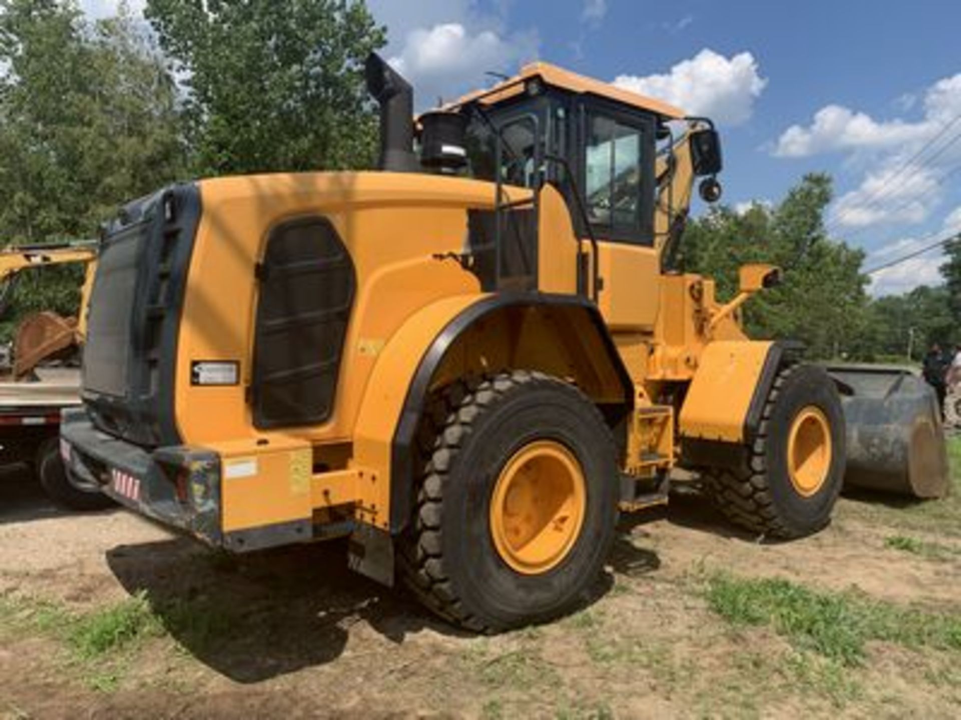 2016 HYUNDAI HL955 WHEEL LOADER, DIESEL, 4WD, ENCLOSED CAB, HEAT, A/C, TRIANGLE 20.5R25 TIRES - Image 3 of 4