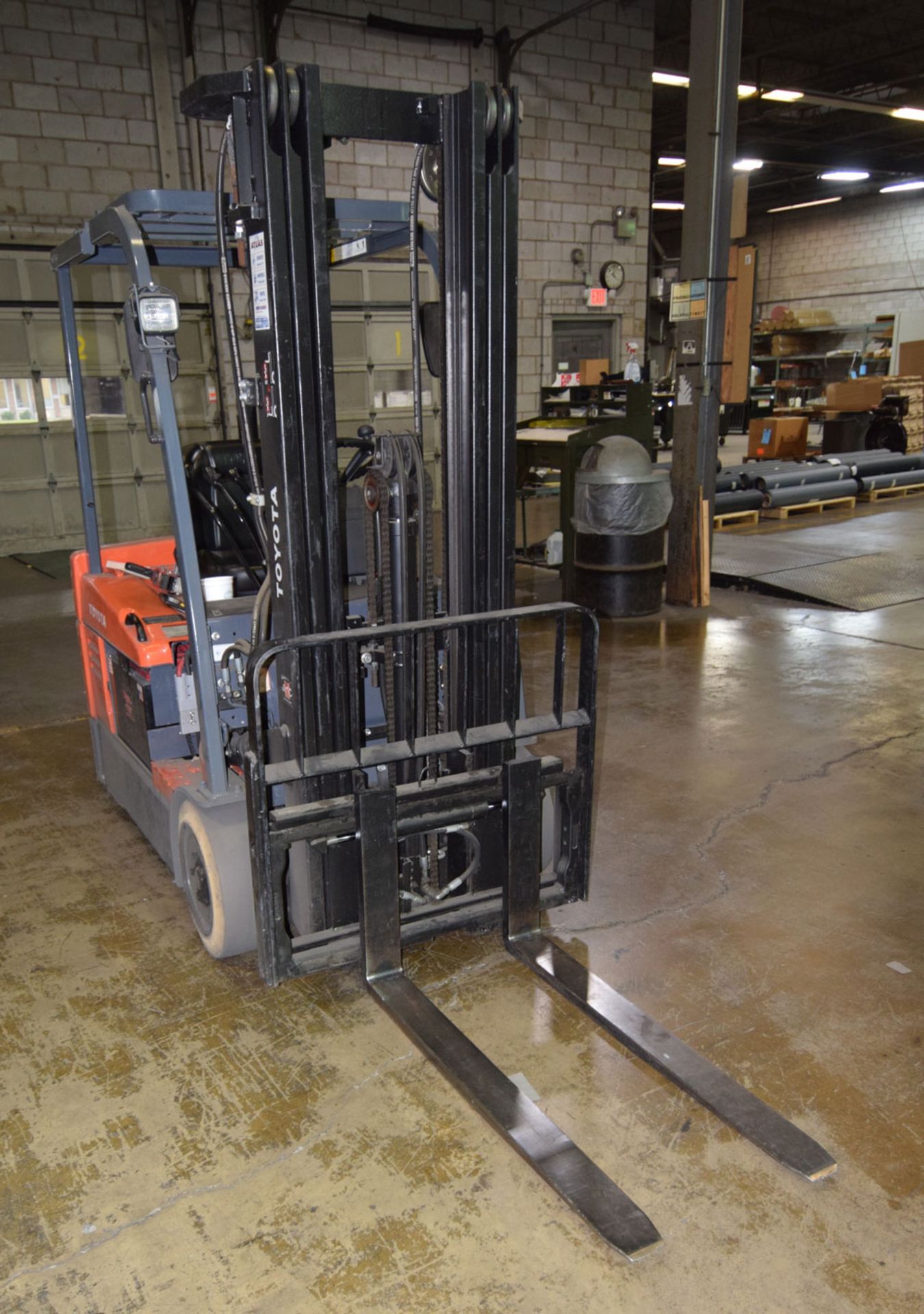 Forklift - Image 2 of 7