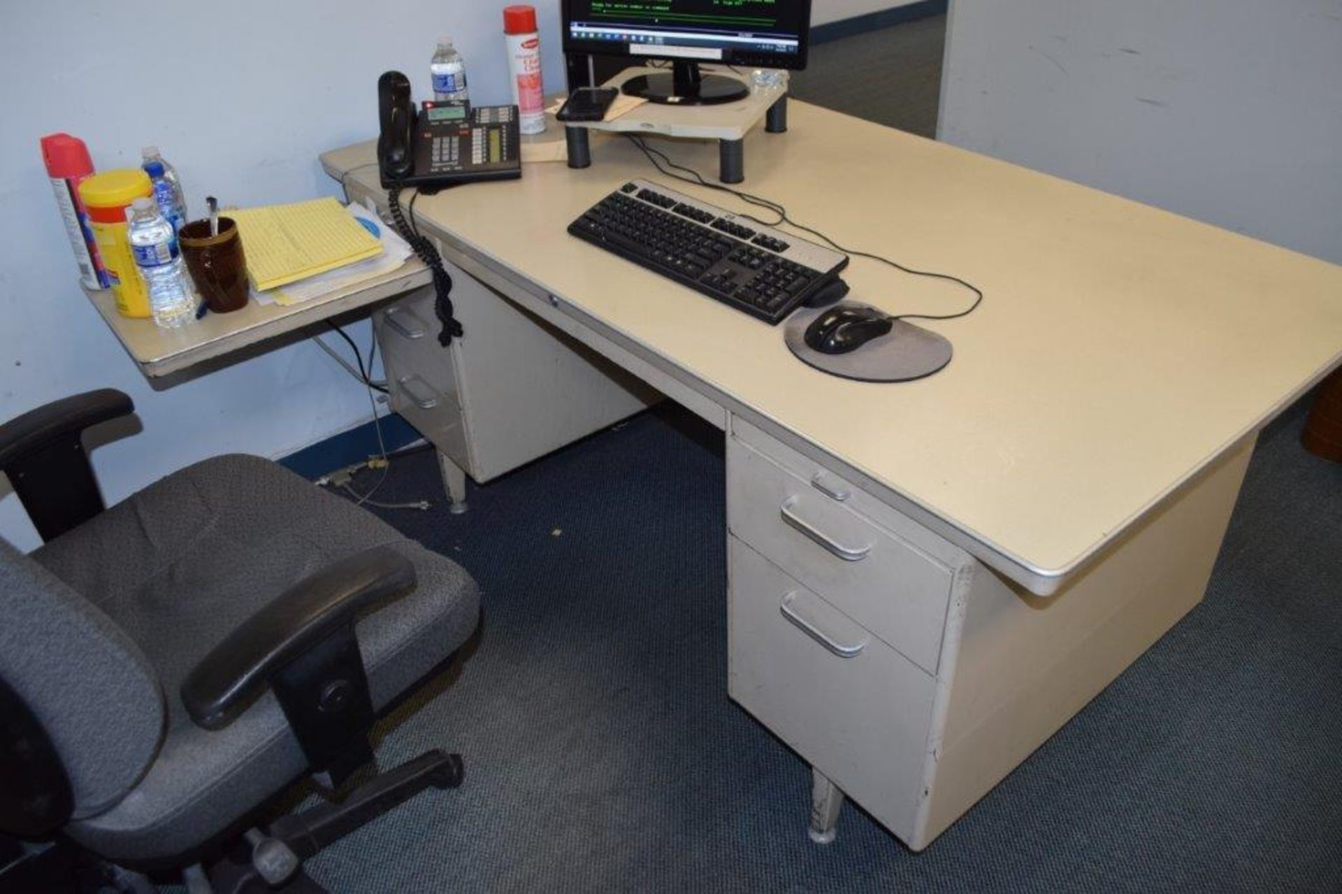 Office Furniture - Image 3 of 5