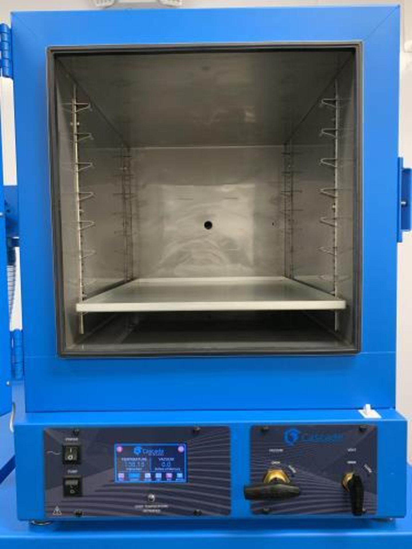 Used- Cascade Sciences Double Up Vacuum Oven Package. (2) Model CVO-5 Vacuum Ovens. - Image 3 of 14