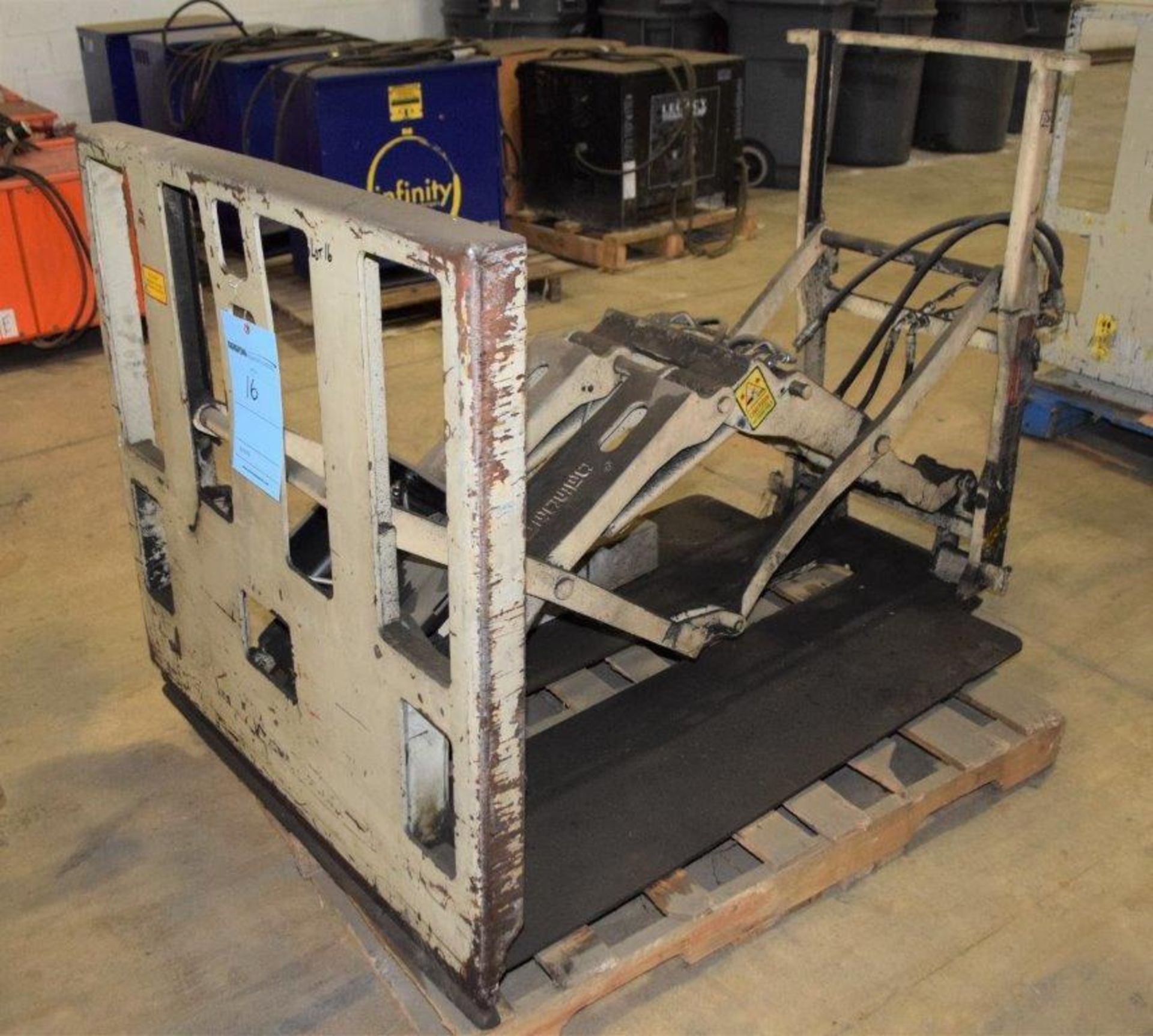 (1) Cascade Push Pull Forklift Attachment, Model 35E-QB-007, Serial# P-00001. - Image 4 of 5