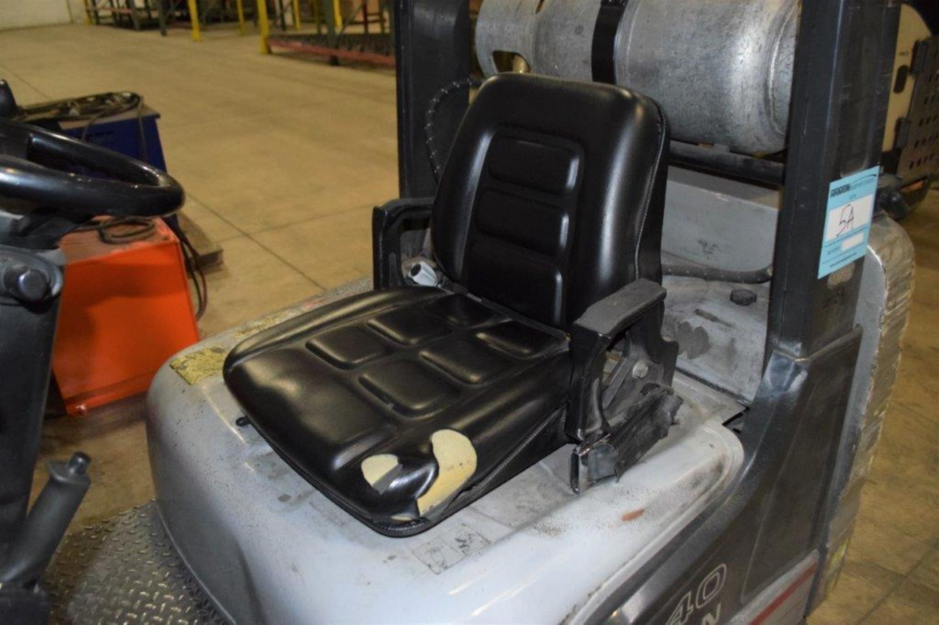 (1) Nissan 40 LP Forklift, Model MCPL02A20LV, Serial# CPL02-9P5391. Reported to have a transmission - Image 5 of 10