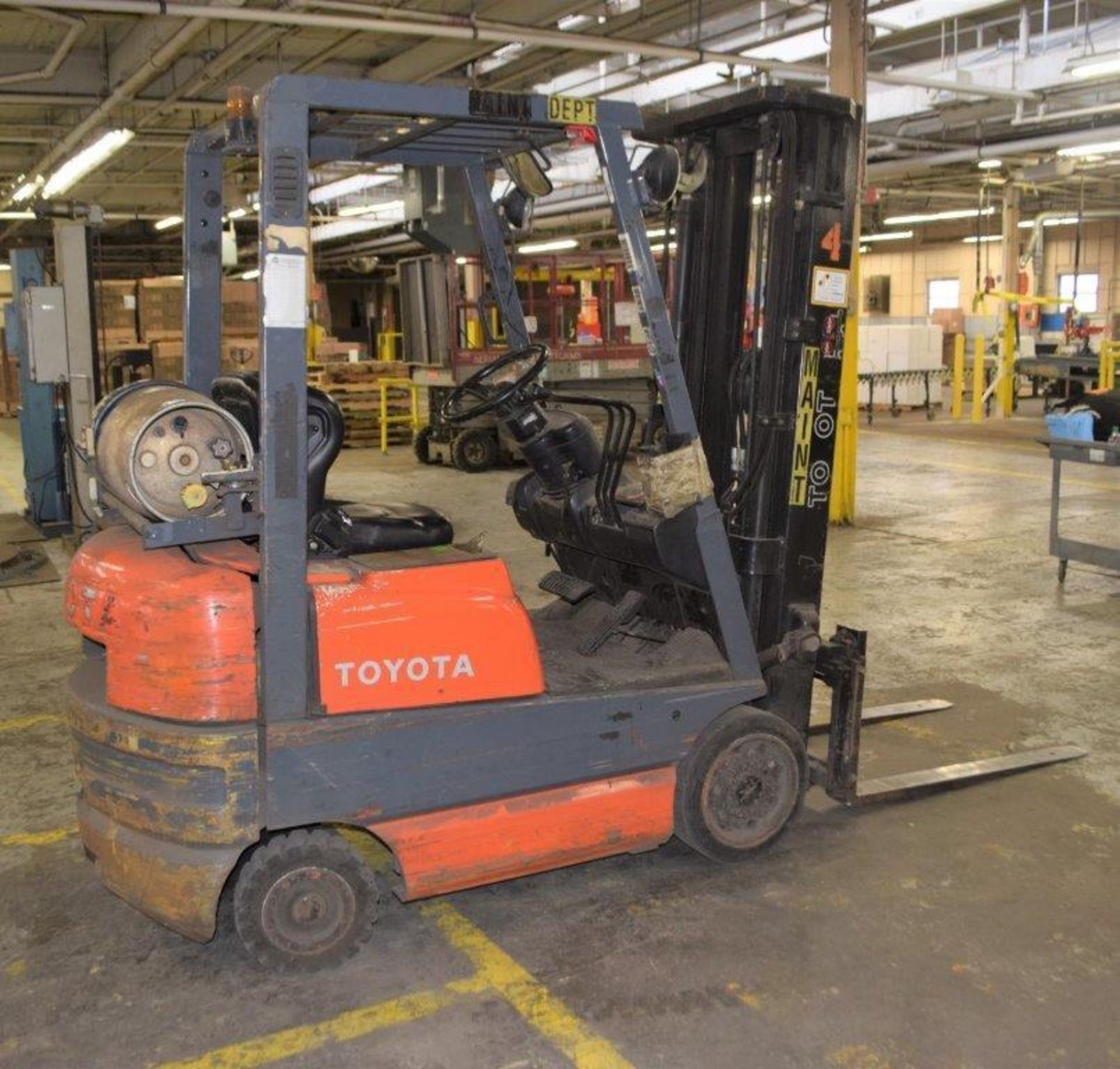 (1) Toyota LP Forklift, Model 42-6FGCU15, Serial# 64135. - Image 9 of 18