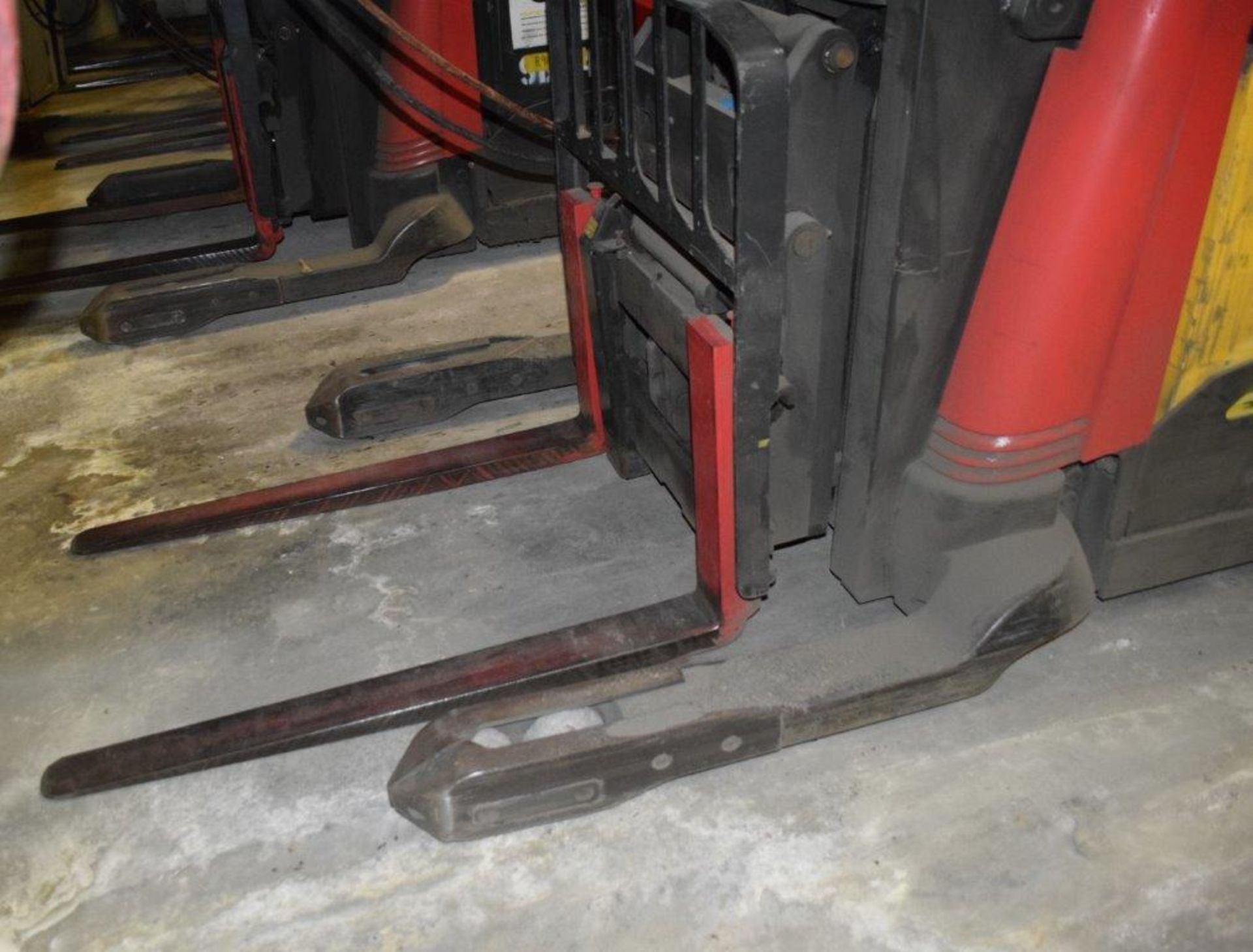 (1) Raymond Electric Stand Up Reach Forklift, Model EASI-DR25TT, Serial# ES-D-03-12316. - Image 2 of 7