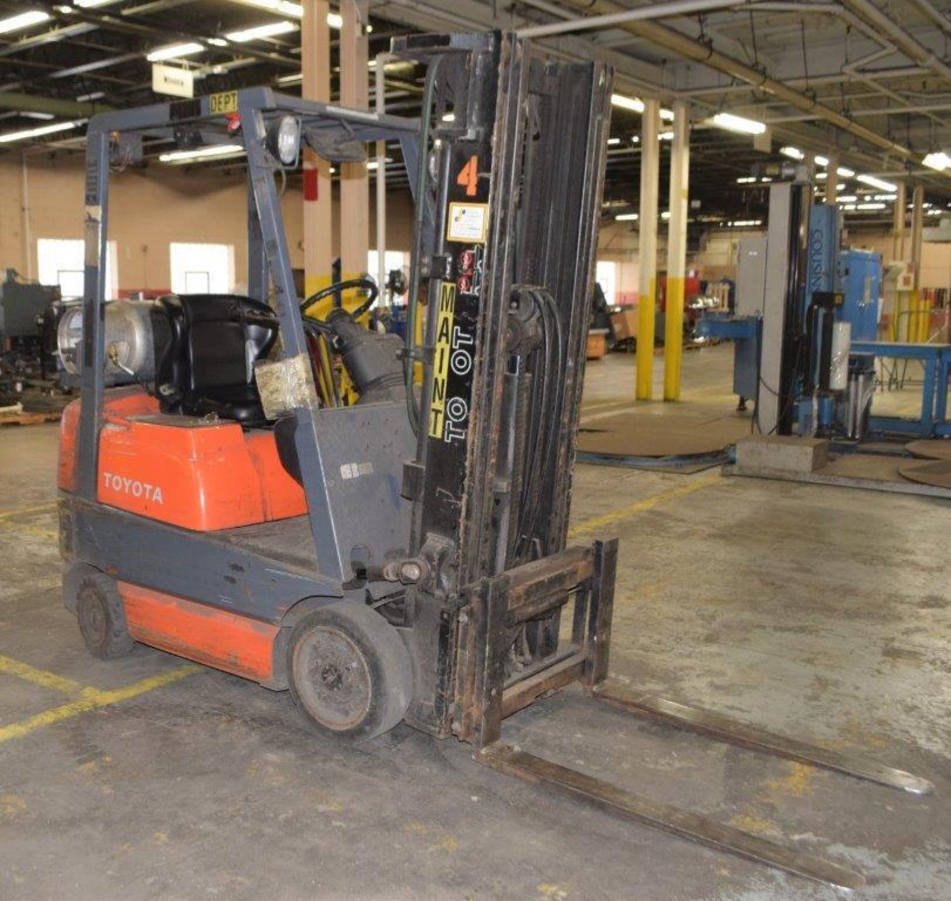 (1) Toyota LP Forklift, Model 42-6FGCU15, Serial# 64135. - Image 14 of 18