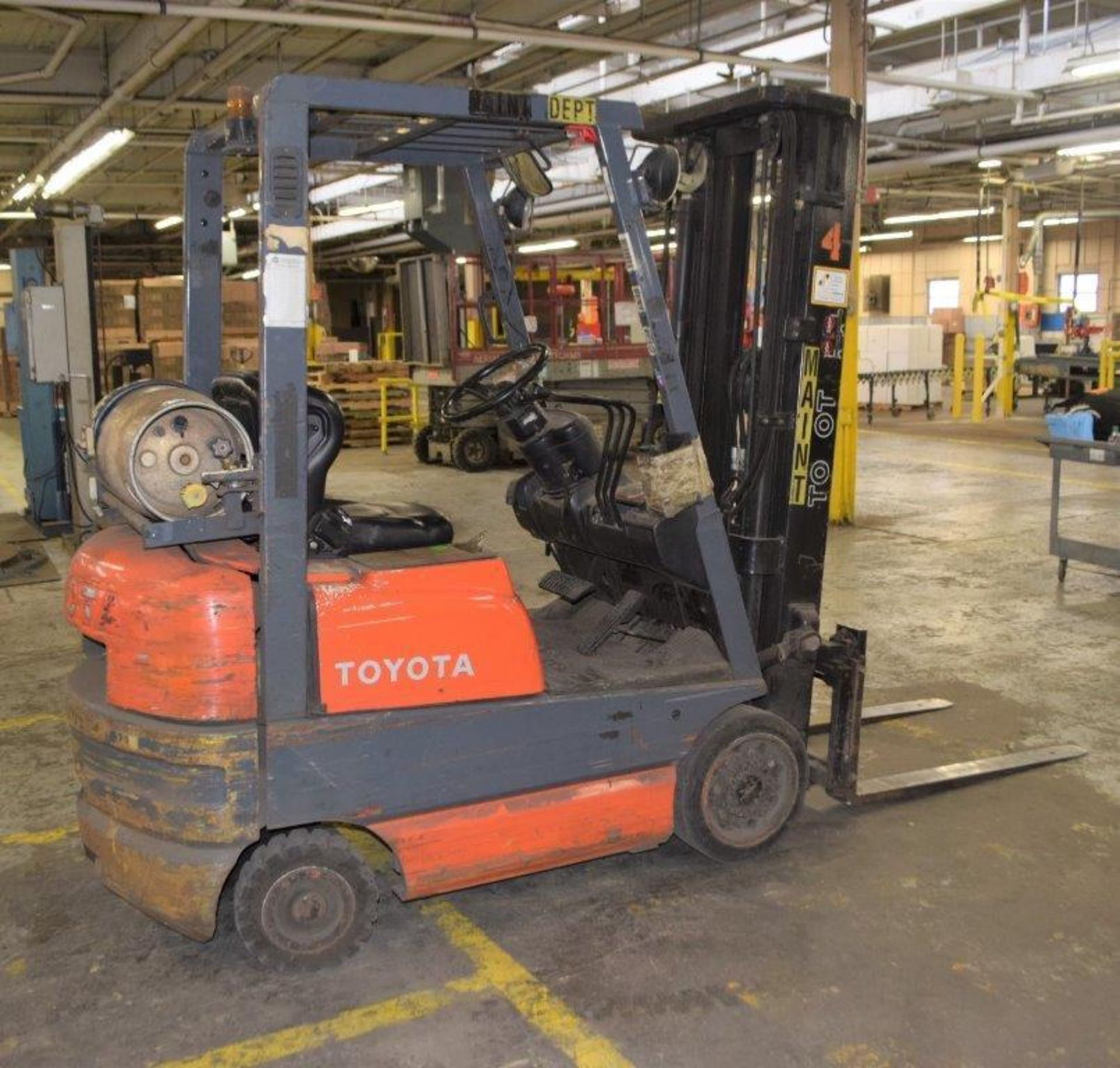 (1) Toyota LP Forklift, Model 42-6FGCU15, Serial# 64135. - Image 13 of 18