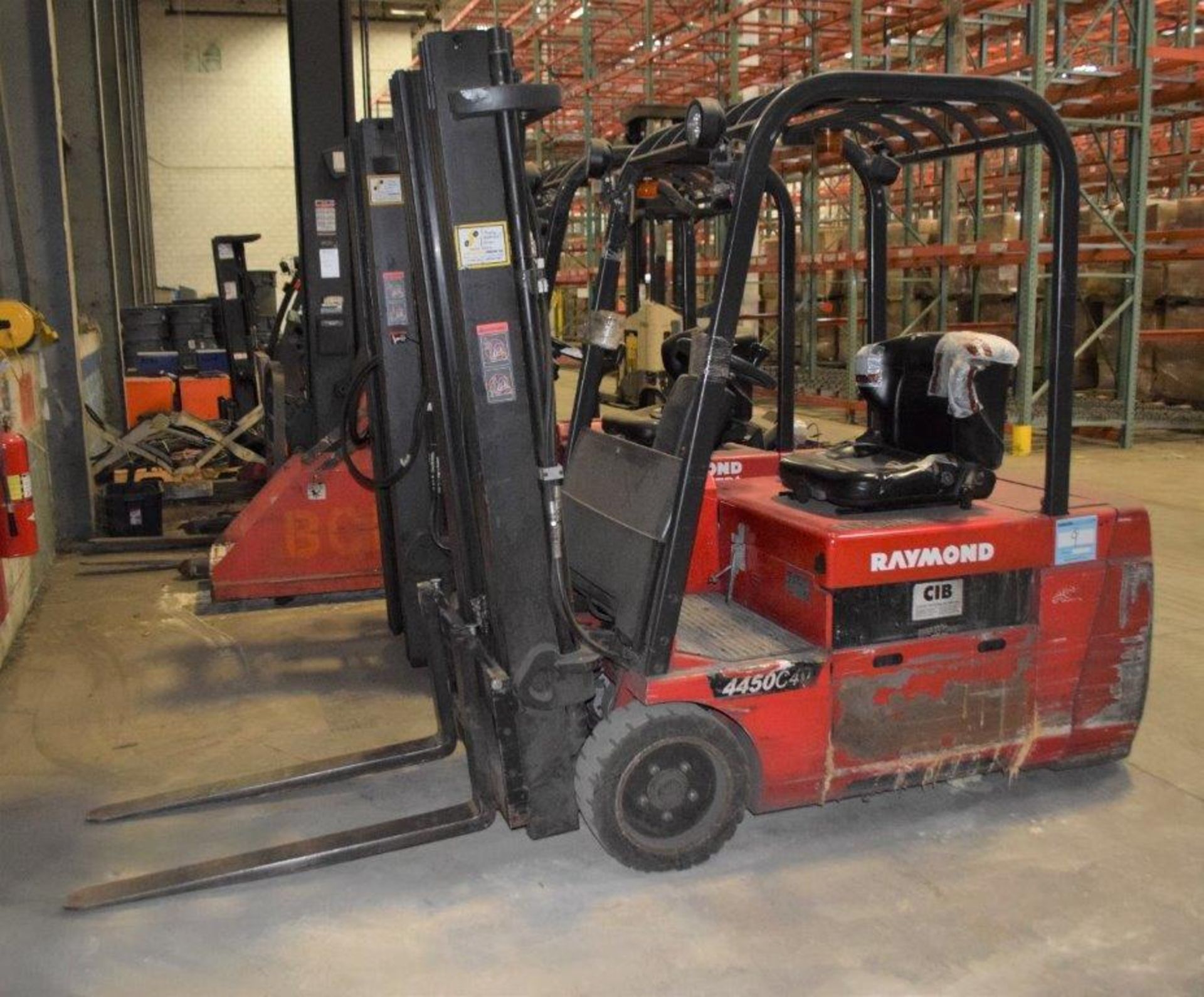 (1) Raymond Sit Down Electric Forklift, Model 445-C40TT, Serial# 445-13-11472.