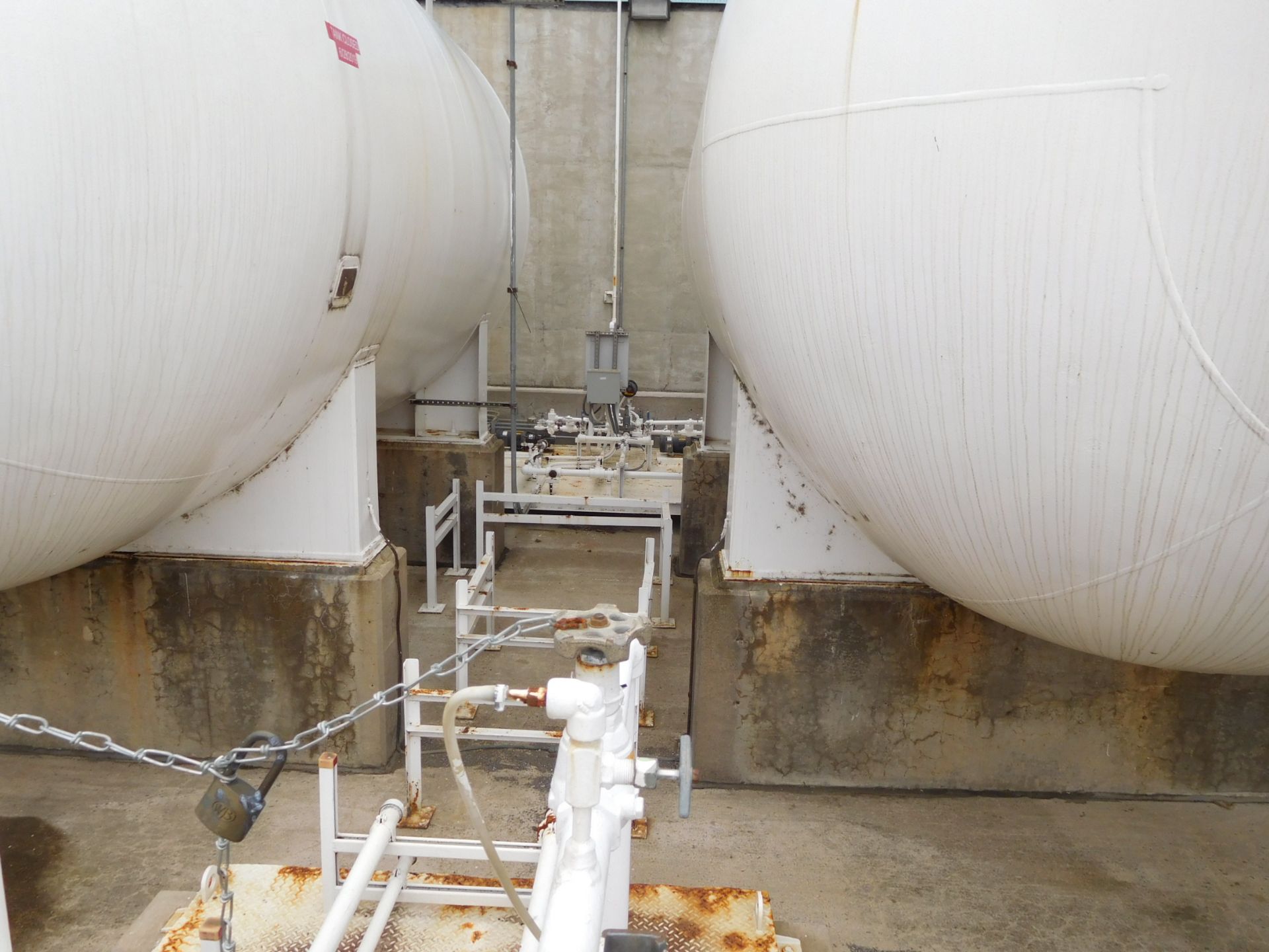 Trinity Industries Horizontal Ammonia Storage Tank, 13,000 Gallon Working Capacity, 15,300 Total. Ca - Image 6 of 7