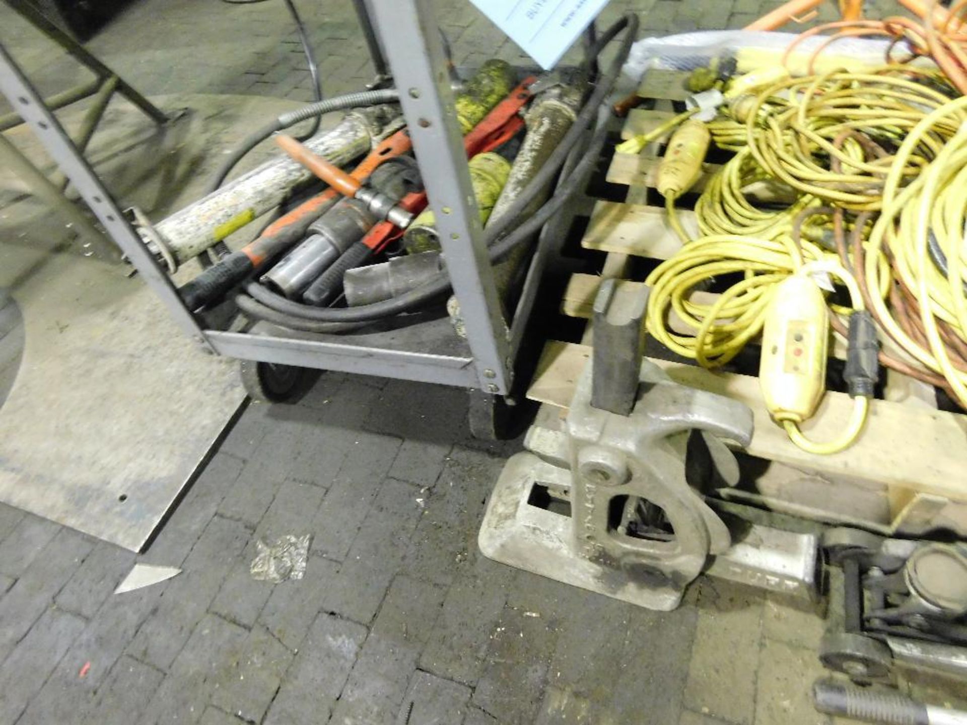 Lot of (4) shop vacs, Simplex jack, floor jack, misc. hand tools. - Image 2 of 3