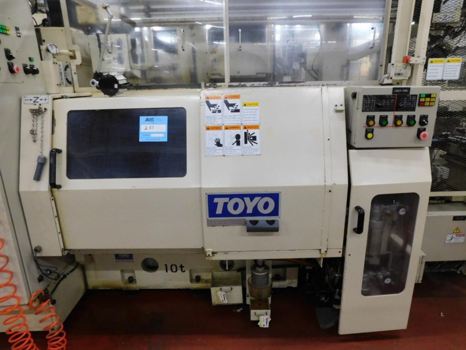 LOT: Toyo Grinder Crankshaft Line *NOTE: NON-FUNCTIONING MACHINE. SOLD AS SCRAP* - Image 13 of 32