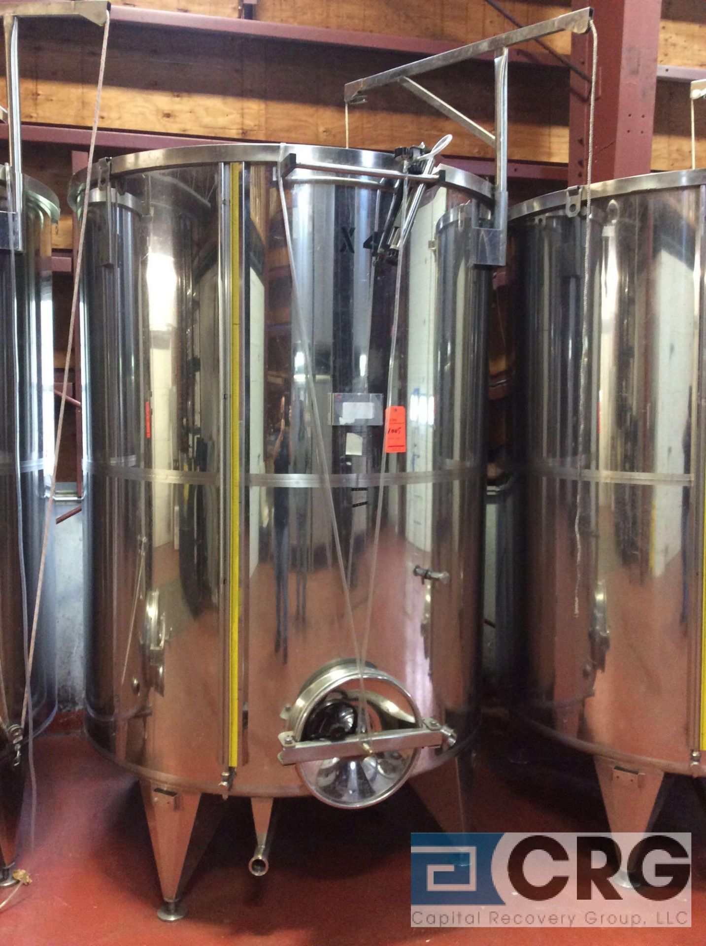 4100 liter (1056 gallon) Primo floating lid wine tank