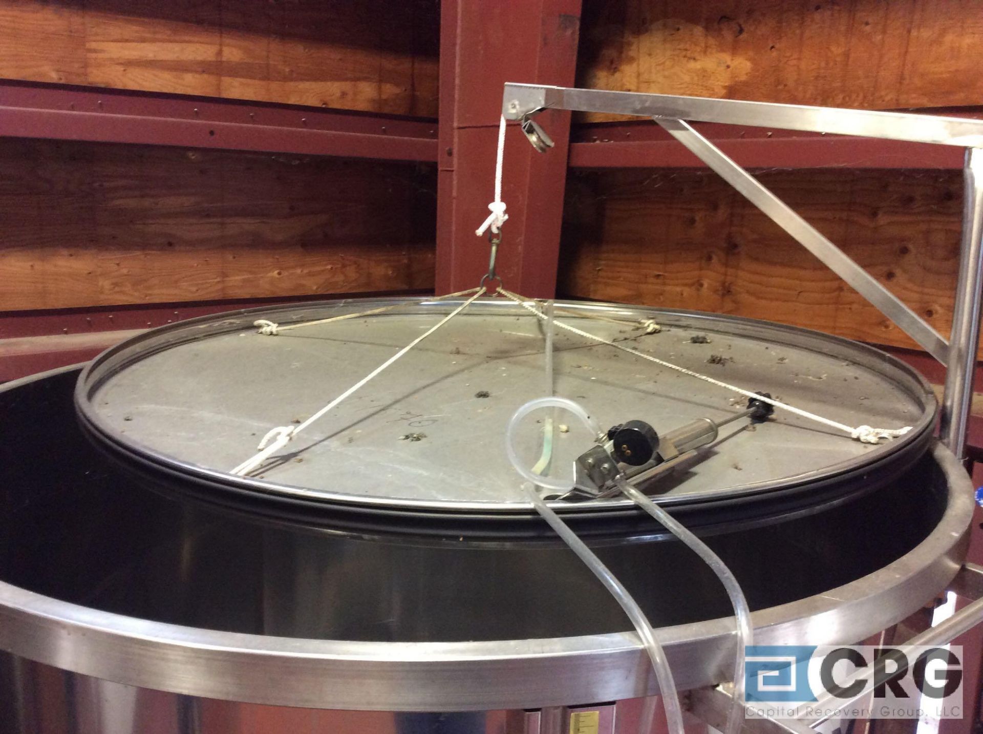 4100 liter (1056 gallon) Primo floating lid wine tank - Image 9 of 10