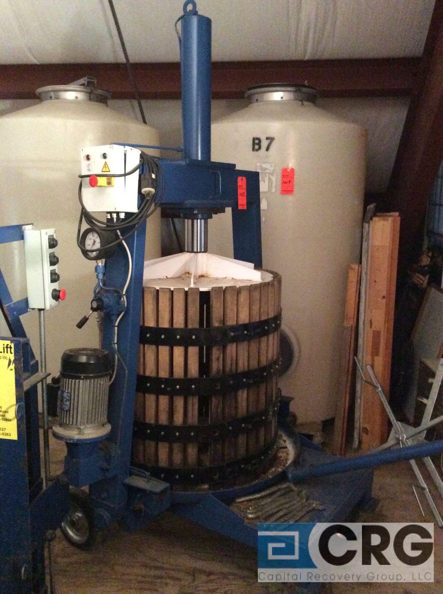 Hydraulic piston press for icewine - Image 2 of 5