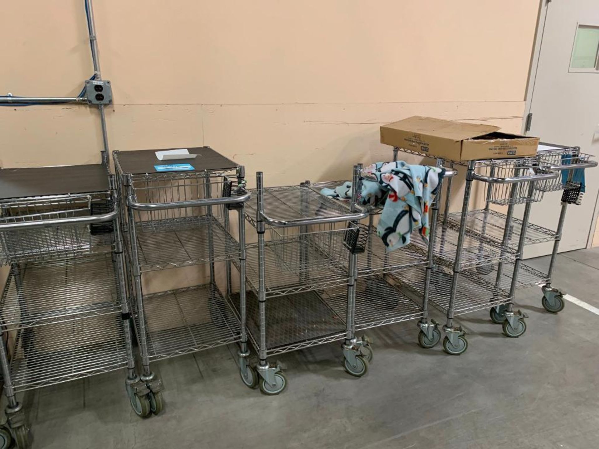 LOT: Assorted Uline Metro Rack Carts - Image 3 of 3