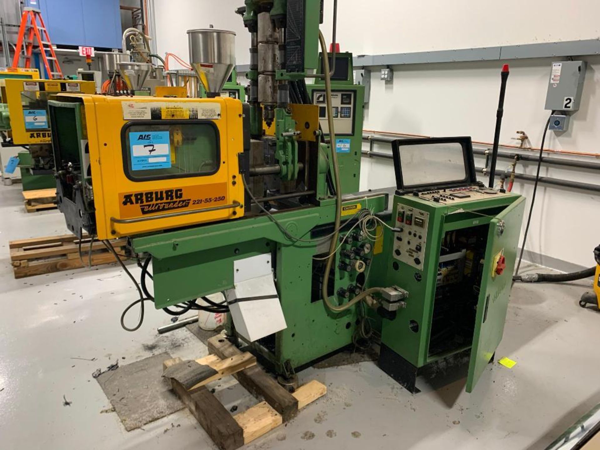 Arburg Allrounder Injection Molding Machine Model 221-75-350 (*PARTS MACHINE*)