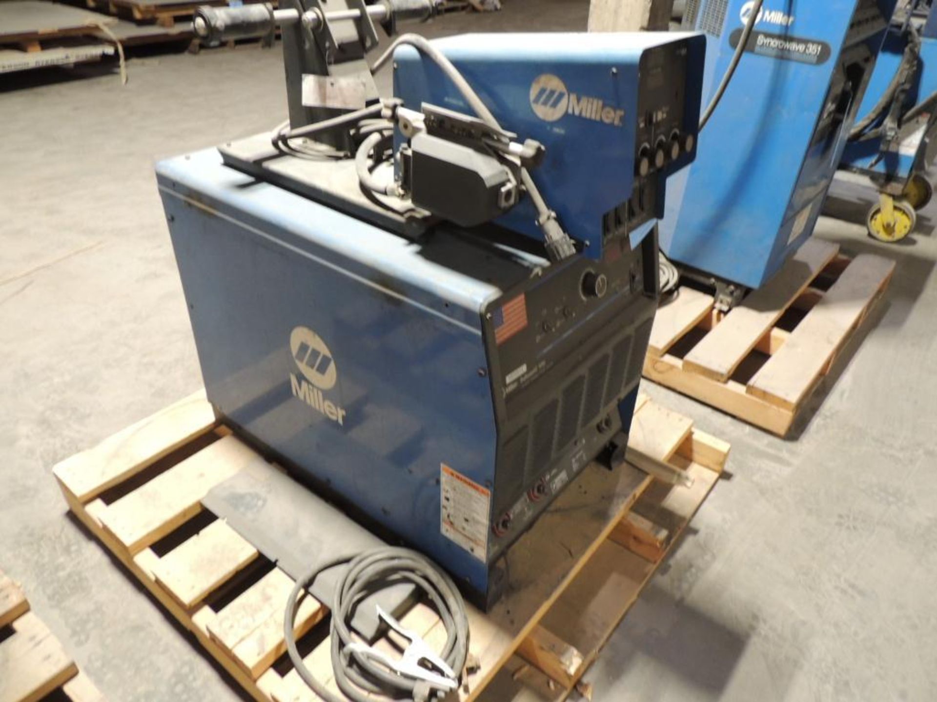 MILLER DELTAWELD 652 CV-DC WELDING POWER SOURCE, 230/460/575 VOLT, 3 PH, 60 HZ, S/N KF958373, W/ MIL