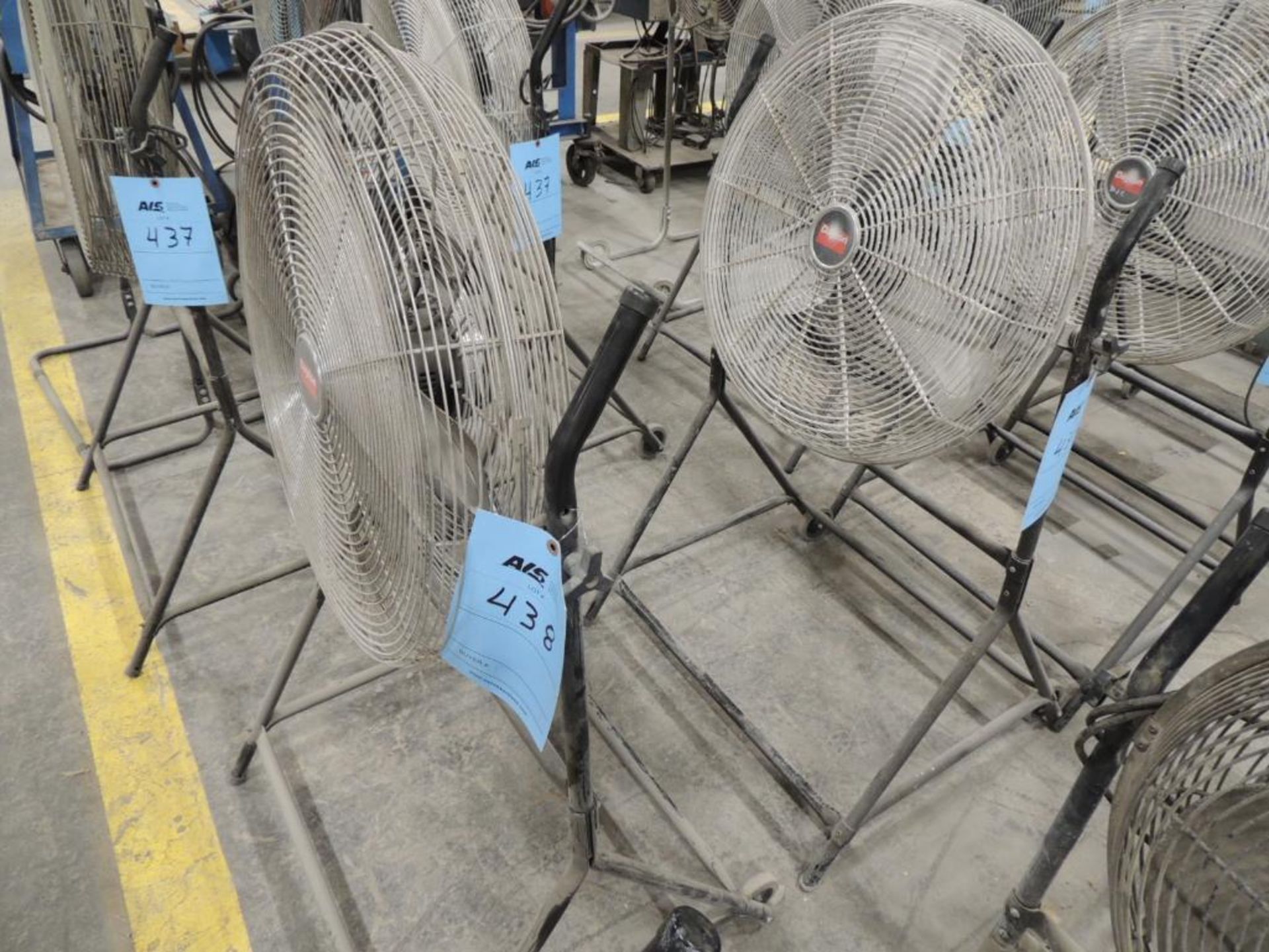 DAYTON AIR CIRCULATOR MODEL 2LY92B, 24'', 120 VOLT (Building T3)