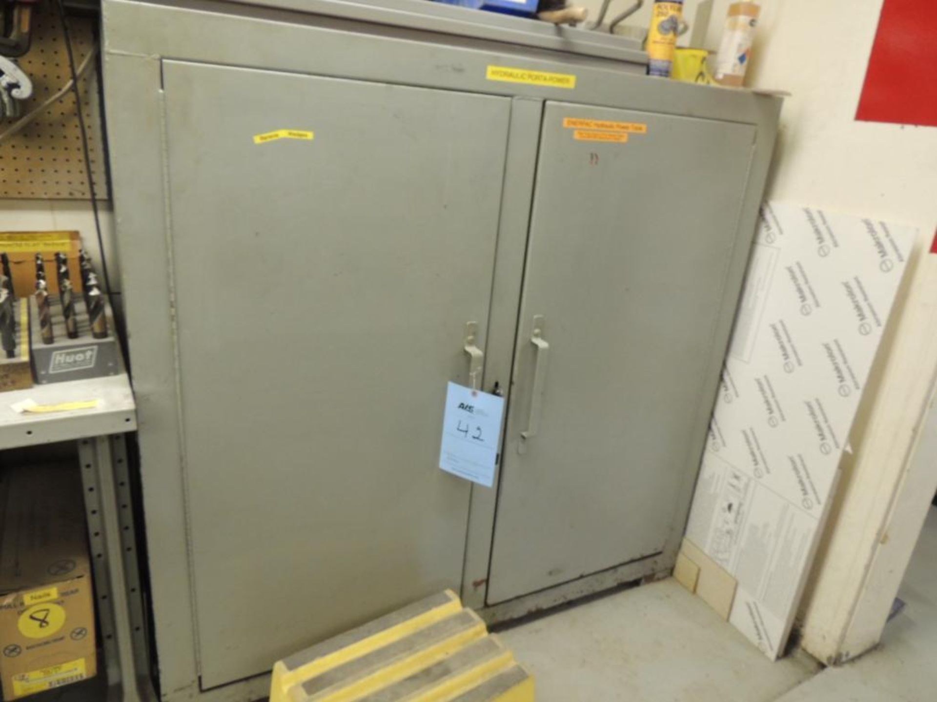 WATCH MAN II CABINET W/ (5) ENERPAC PORTA POWER & MISC. ATTACHMENTS (Building T3)