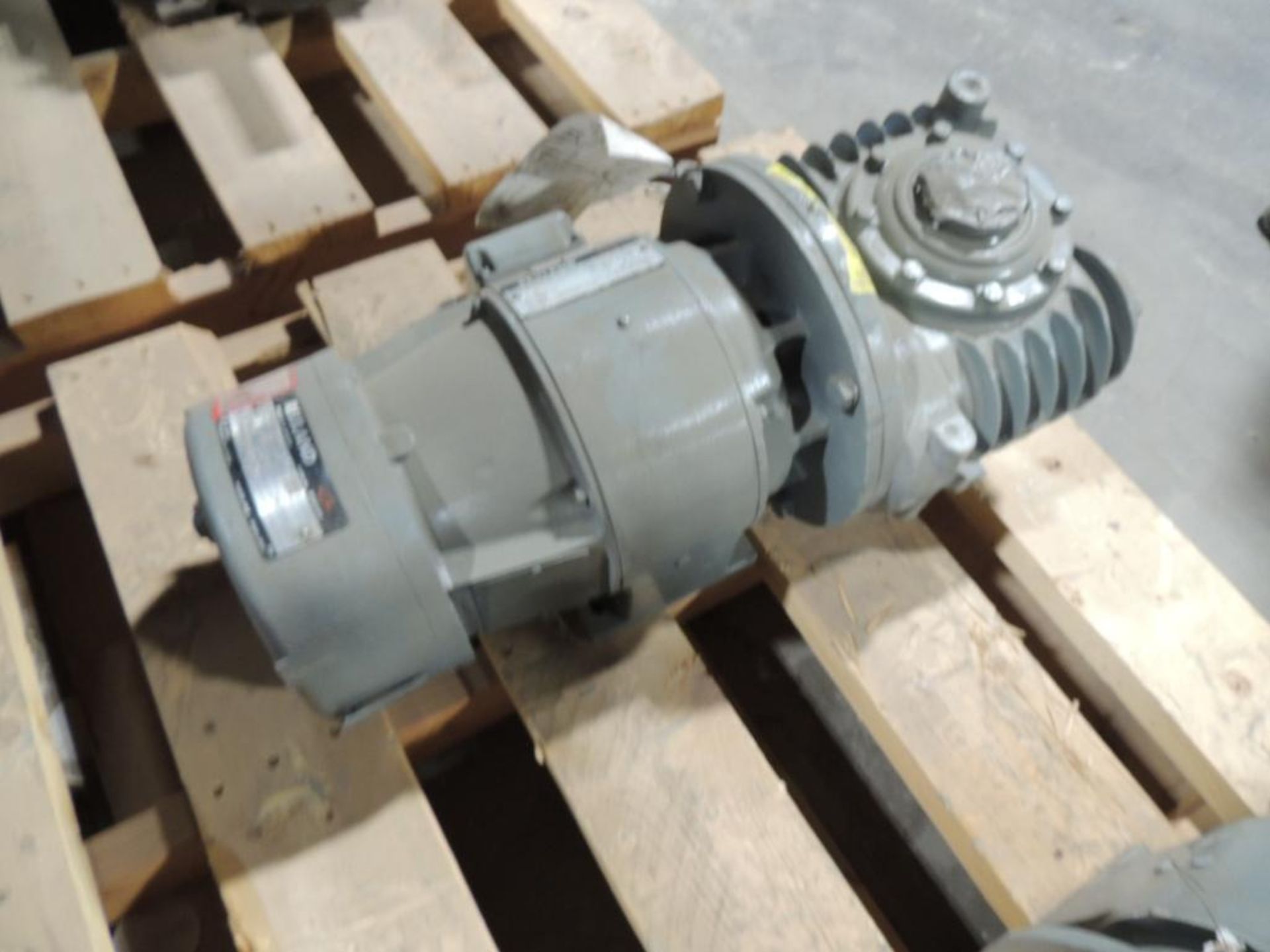 RUELAND TROLLEY MOTOR & GEARBOX W/ BRAKE, .75 HP, 460 VOLT, 3 PH, 60 HZ (305254) (Building T1) - Image 4 of 4