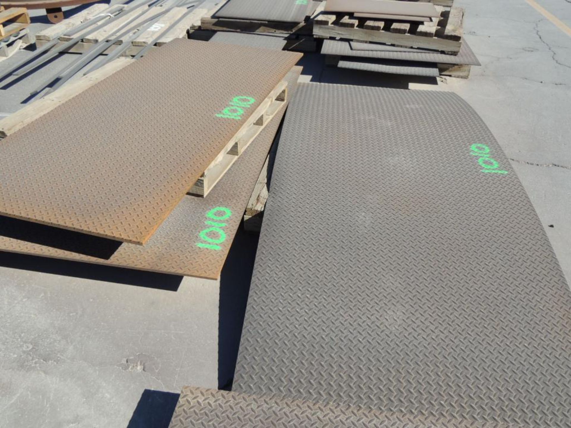 Assorted Metal Diamond Plates in Various Sizes (Yard) - Image 5 of 6