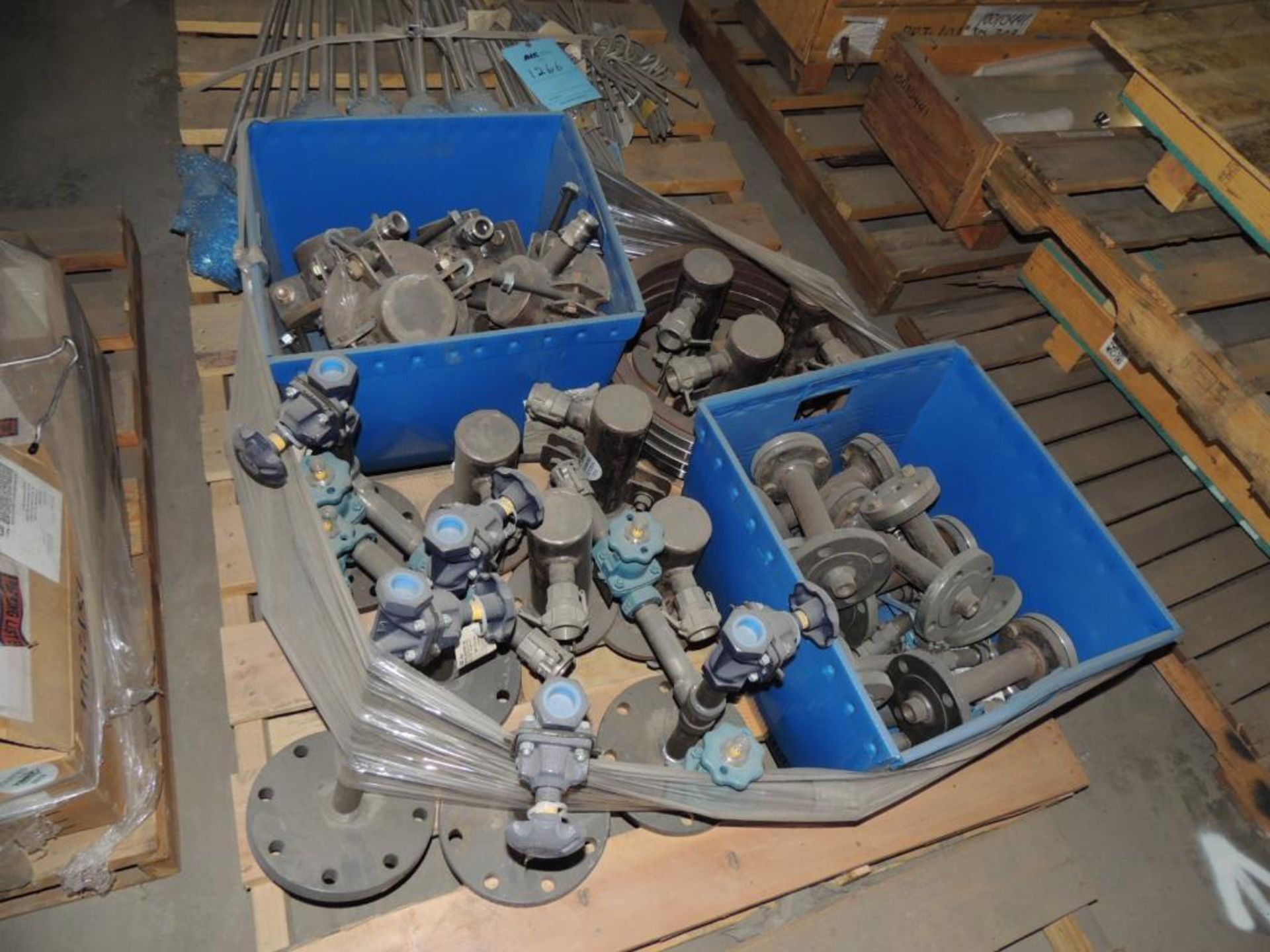 ASSORTED PARTS TO INCLUDE GEAR COUPLINGS, SYNTRON VIBRATOR COMPONENTS, STAINLESS REDUCERS, RESEVOIR