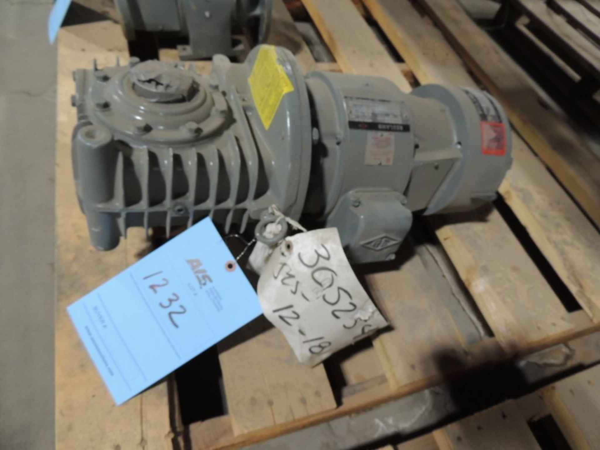 RUELAND TROLLEY MOTOR & GEARBOX W/ BRAKE, .75 HP, 460 VOLT, 3 PH, 60 HZ (305254) (Building T1) - Image 2 of 4