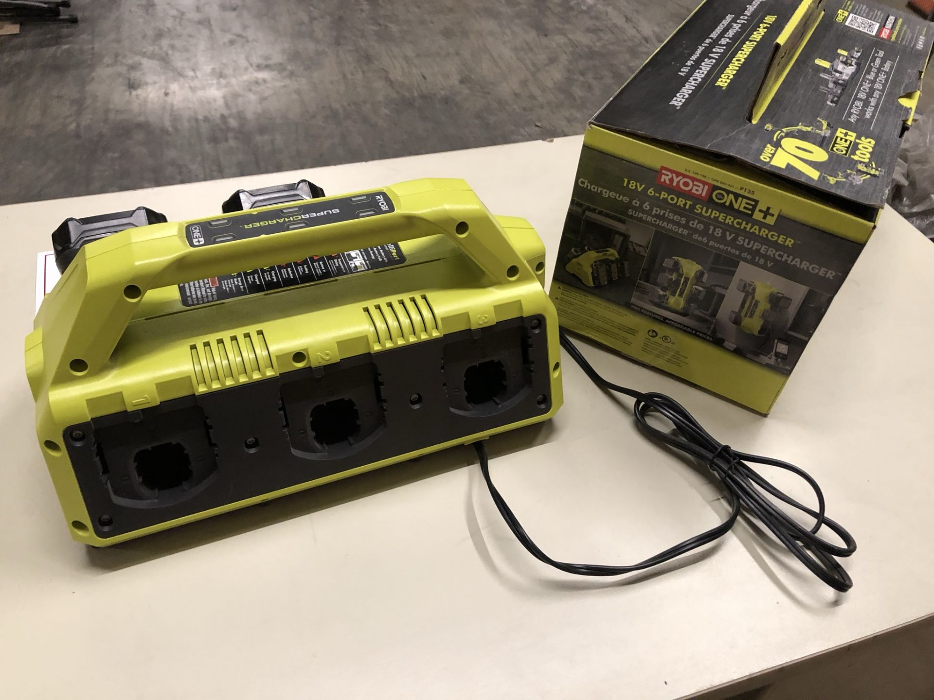 Ryobi 18V 6-Port SuperCharger, with 2 spare batterys - Bild 4 aus 4