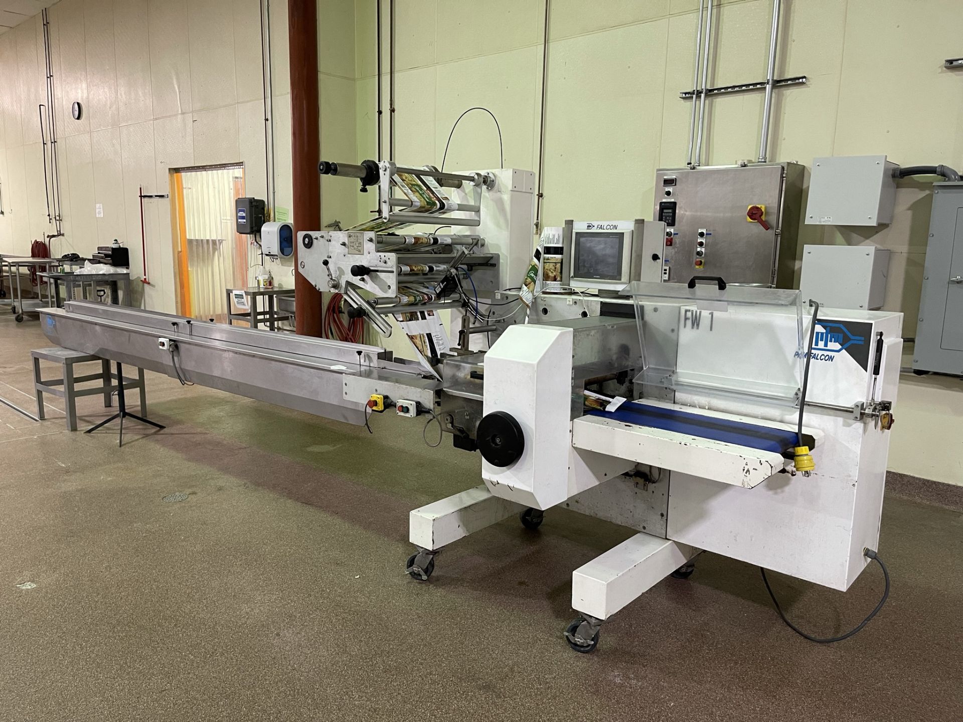 Falcon Horizontal wrapping machine