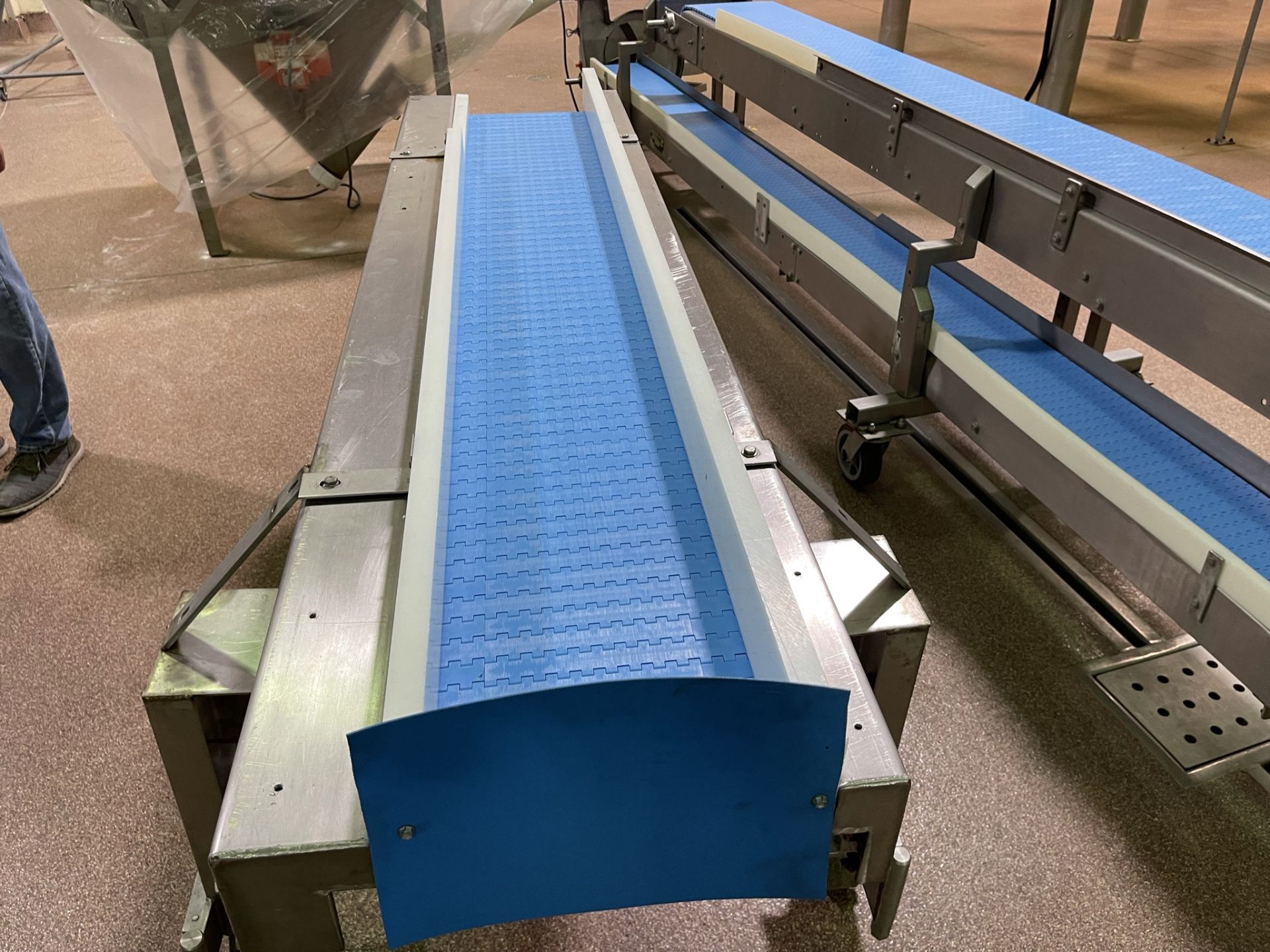 Conveyor w/ blue smooth belt - Image 3 of 4