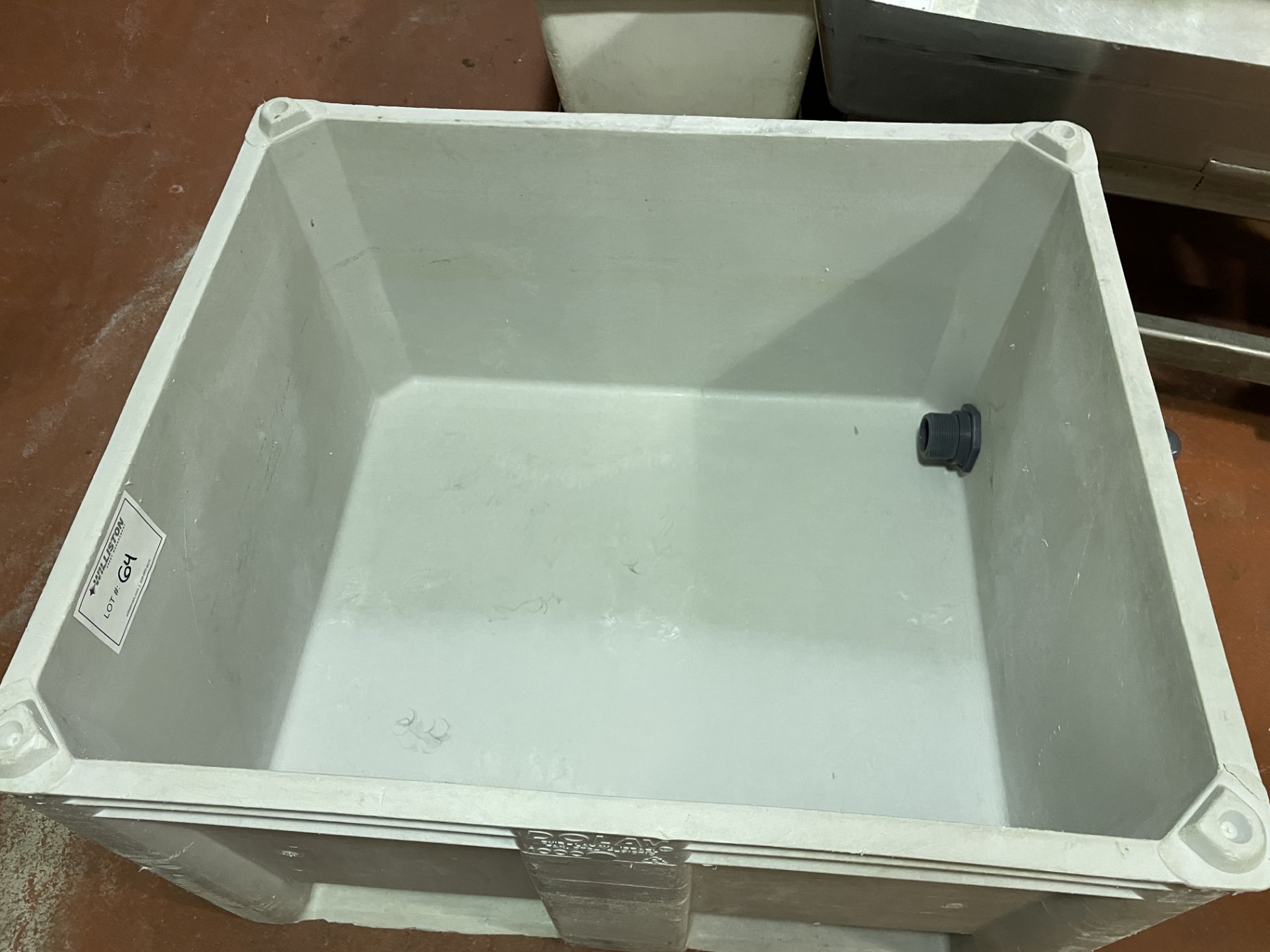 LARGE WASHING TABLE WITH DRAIN