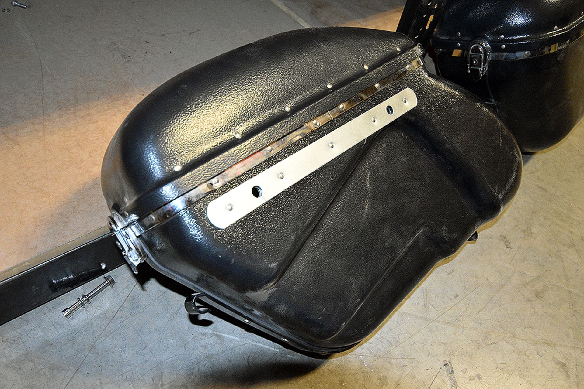 Pair Of Hard Shell Saddle Bags - Image 3 of 3