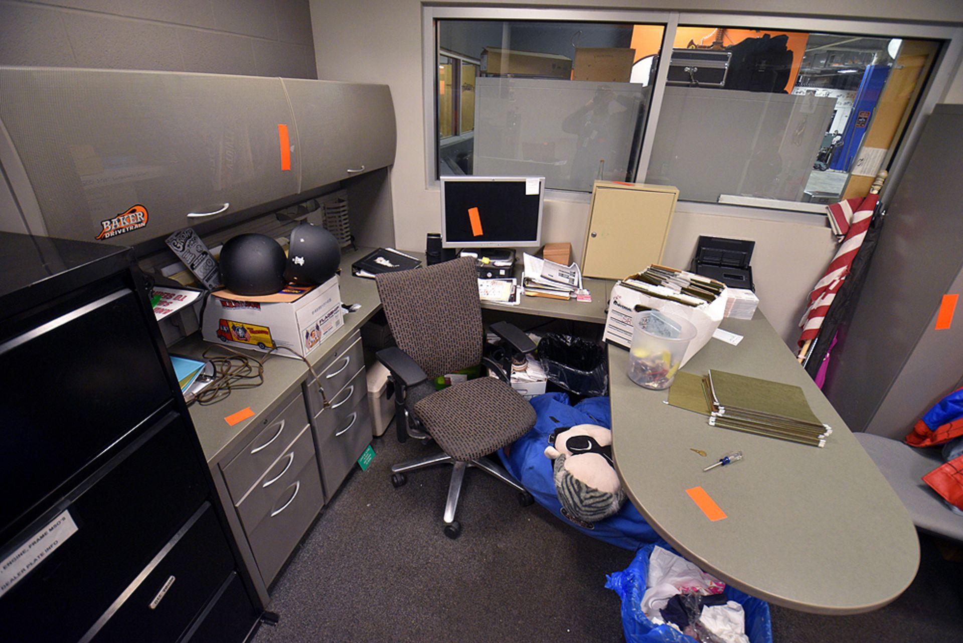 {LOT} Contents of Office: Desk, File Cabinets, Fridge etc. - Image 2 of 5