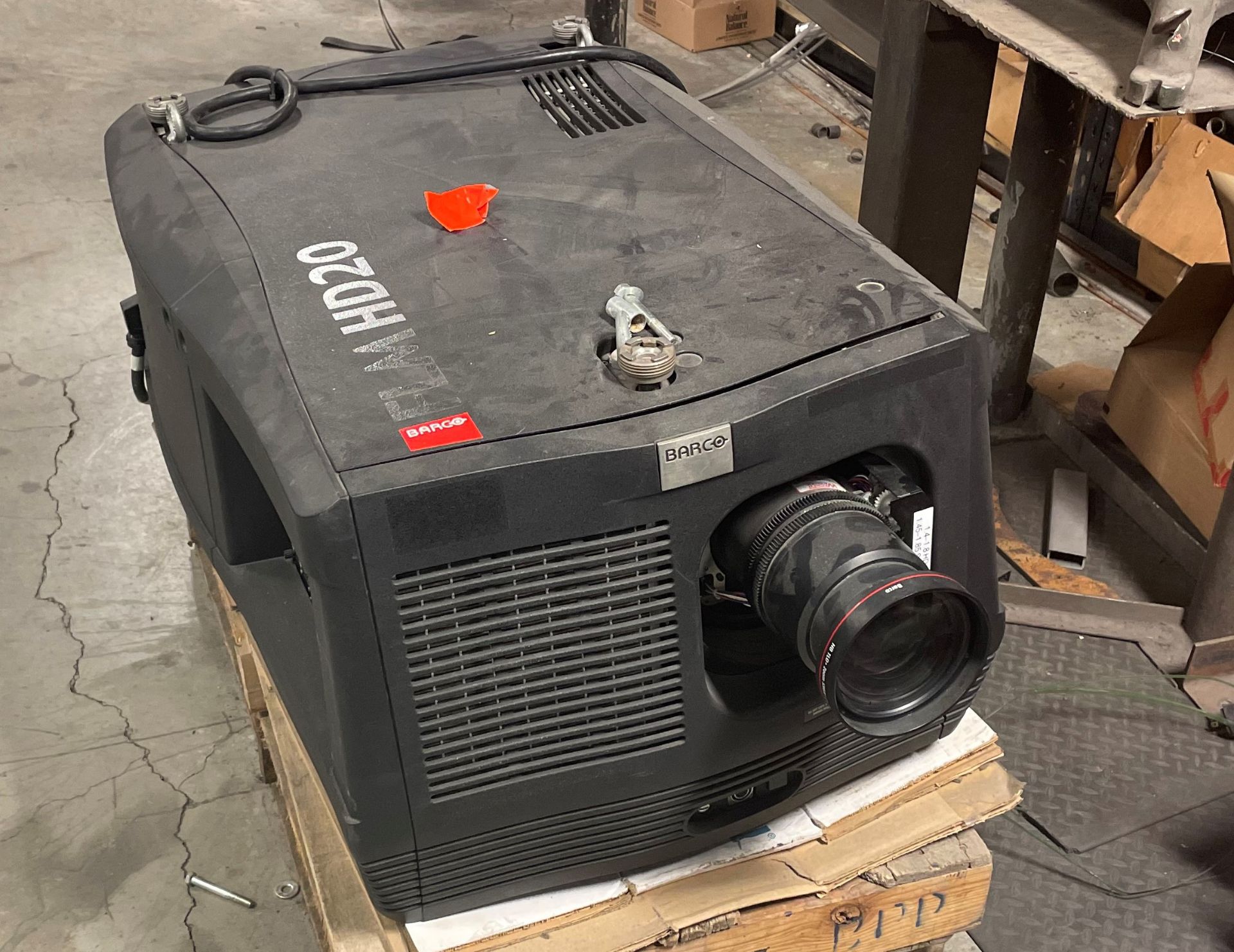 Barco FLMHD20 Projector