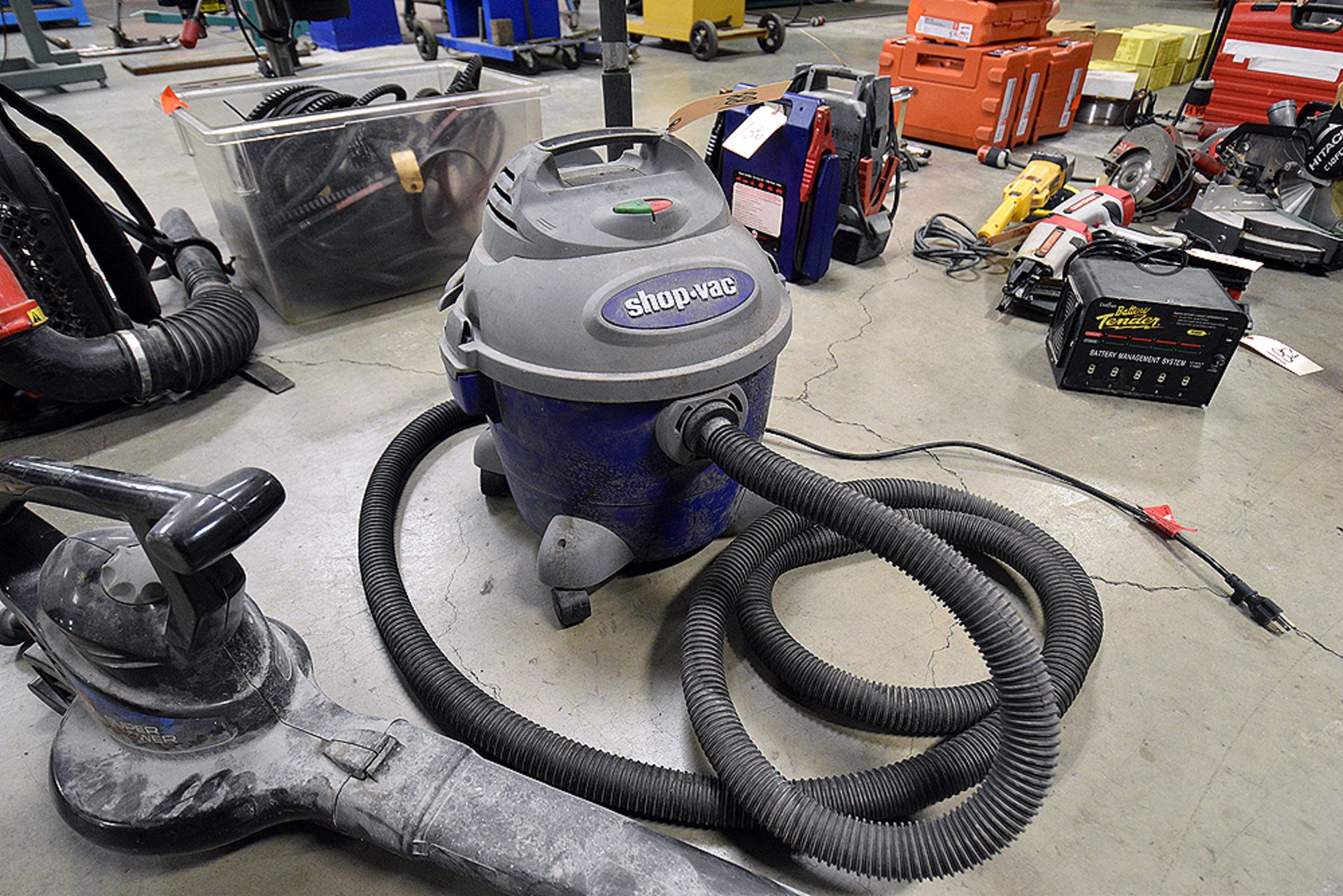 {LOT} Shop Vac Portable Vacuum and Toro Corded Blower - Image 2 of 3