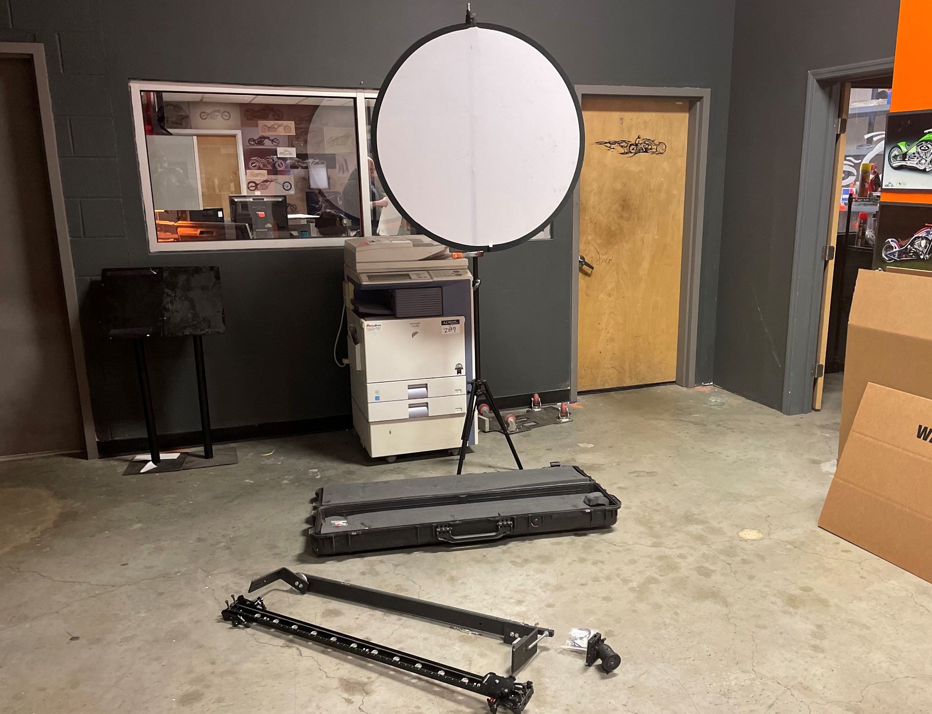 Camera Rail System & Flash Reflector Screen