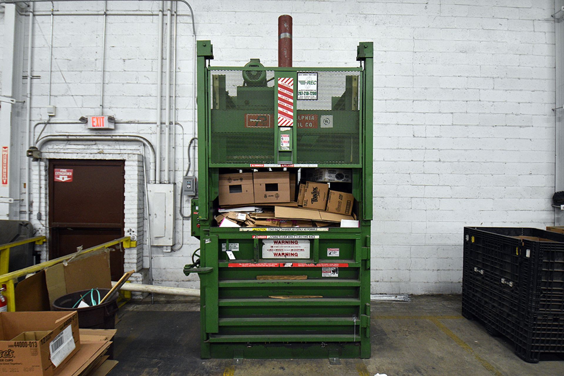 Philadelphia Tramrail 3400HD Vertical, Hydraulic Baler - Image 3 of 8