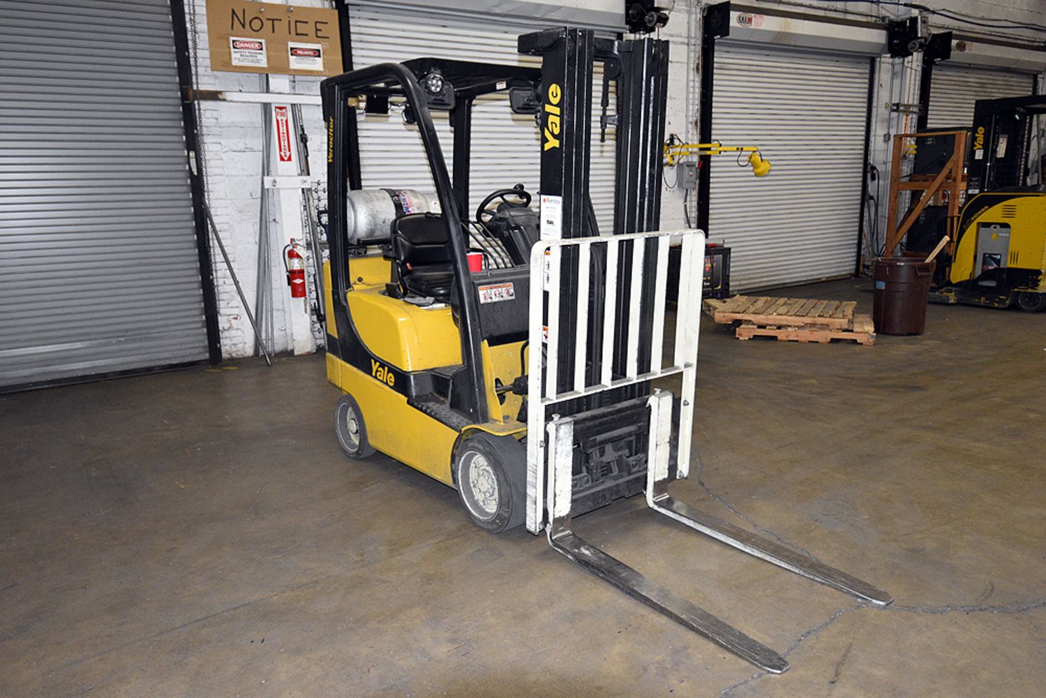 Material Handling Equipment, Forklifts & Pallet Racking