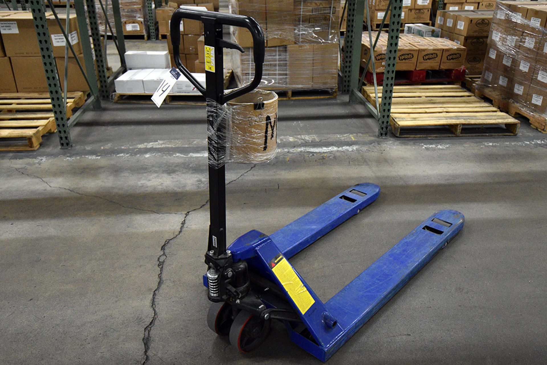 DF25 5,500lbs Manual Pallet Jack - Image 2 of 3